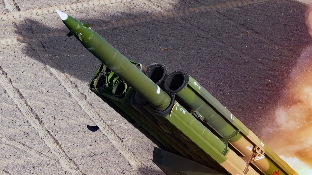 每天认识一件兵器370mm火箭弹出鞘特写 ​​​