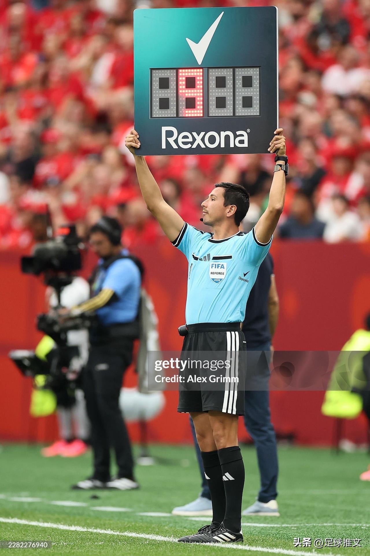 这是我在2026年世界杯比赛中见过的最聪明的广告创意之一。

Rexona，这个