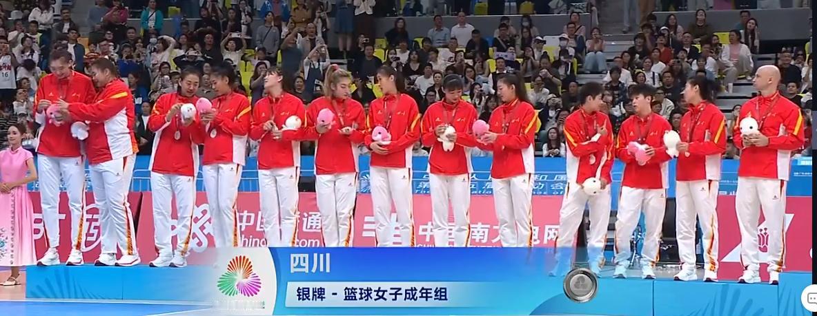 看了全运会女篮决赛，终于明白李梦为什么进不了国家队了！

11月15日，第15届