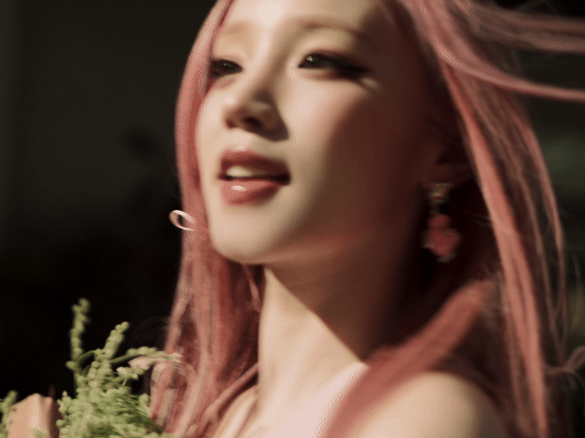 宋雨琦是懂白色情人节的被宋雨琦狠狠种草春日穿搭！Y2K美式辣妹风元气又时髦，复古