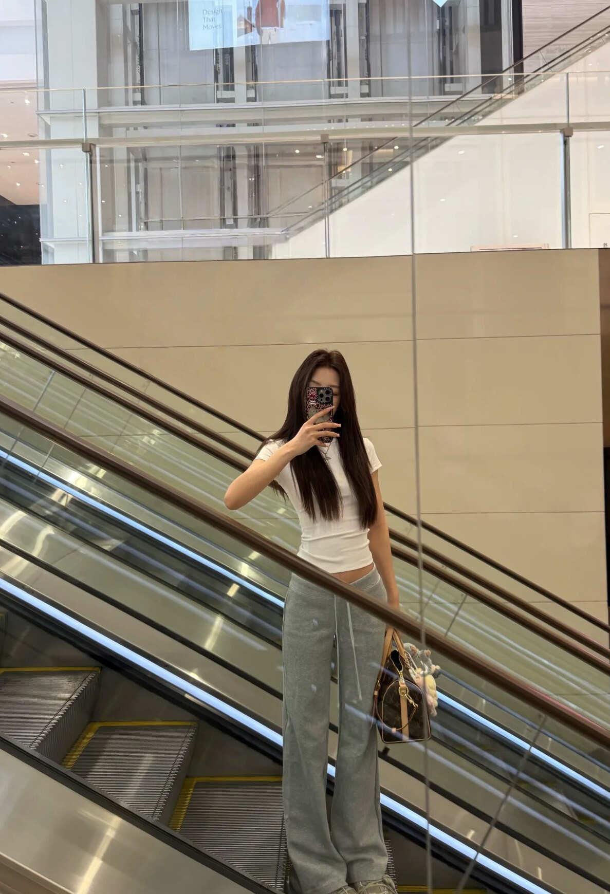 蹲个男朋友，本人条件不错
台湾人 不是恋爱脑 喜欢交朋友