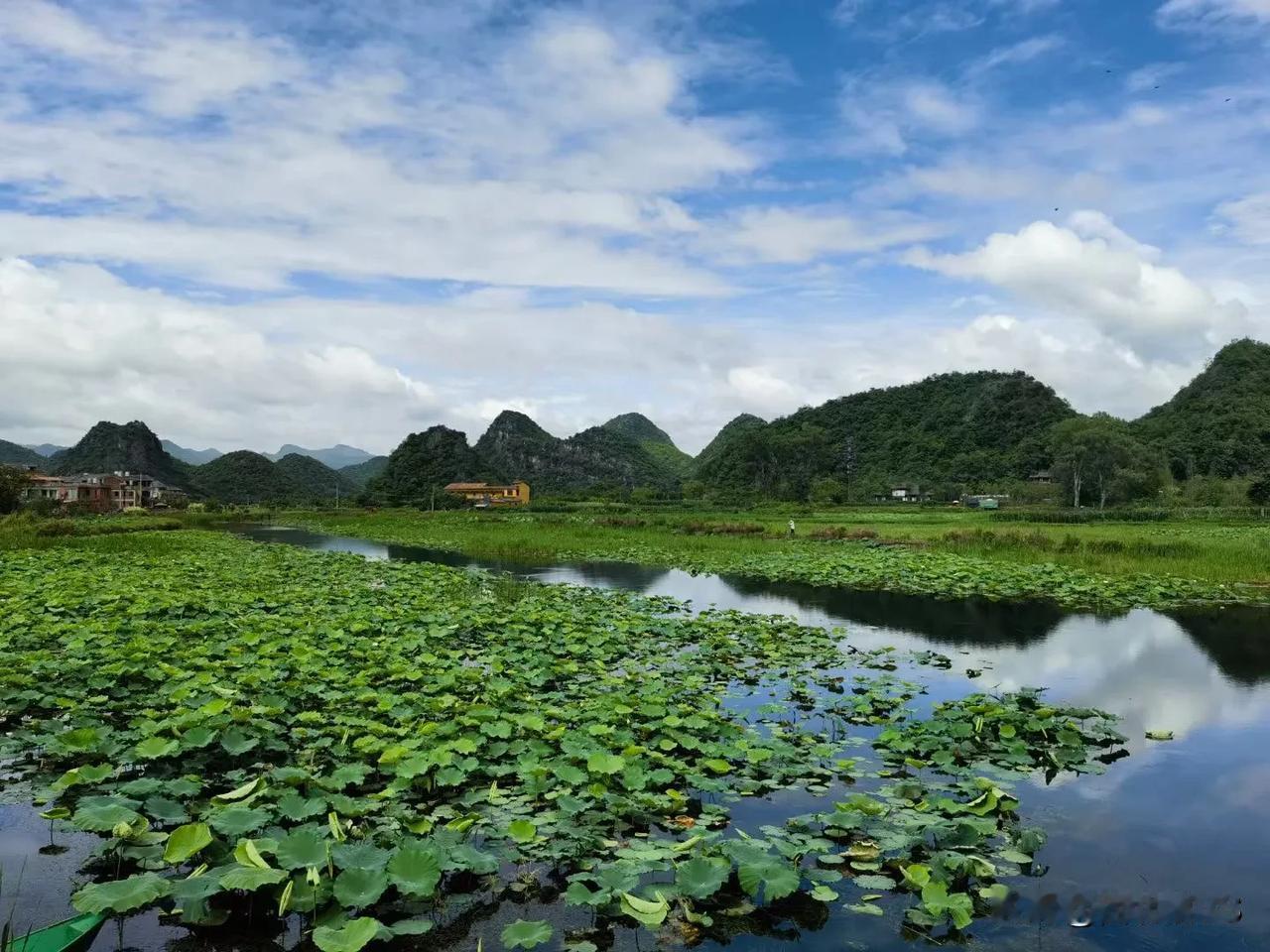 节后看，手痒痒的，上证指数探低到3019附近了，可以搏个短，今就先歇着啦，节前最