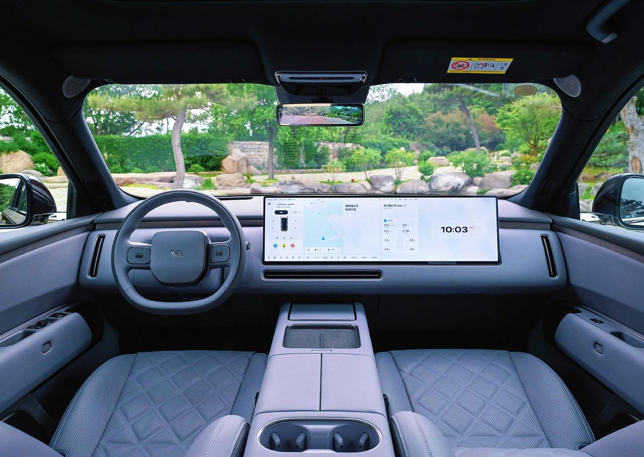 全新理想L9正式上市，售45.98万起
增程 六座大型SUV
车长5255，轴距