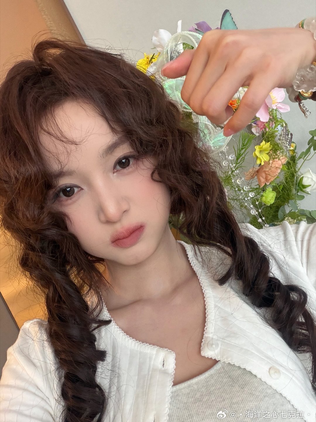 吴宣仪吴宣仪爱上另一个我 姐姐最新这条博铁互还差一些🎯都来切浩zzp互动一下❗