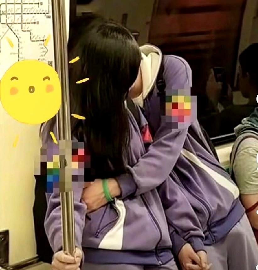 女儿被“老实同学”约走，家长还在盯黄毛？

昨晚刷到一条警方通报：某初中女生被同