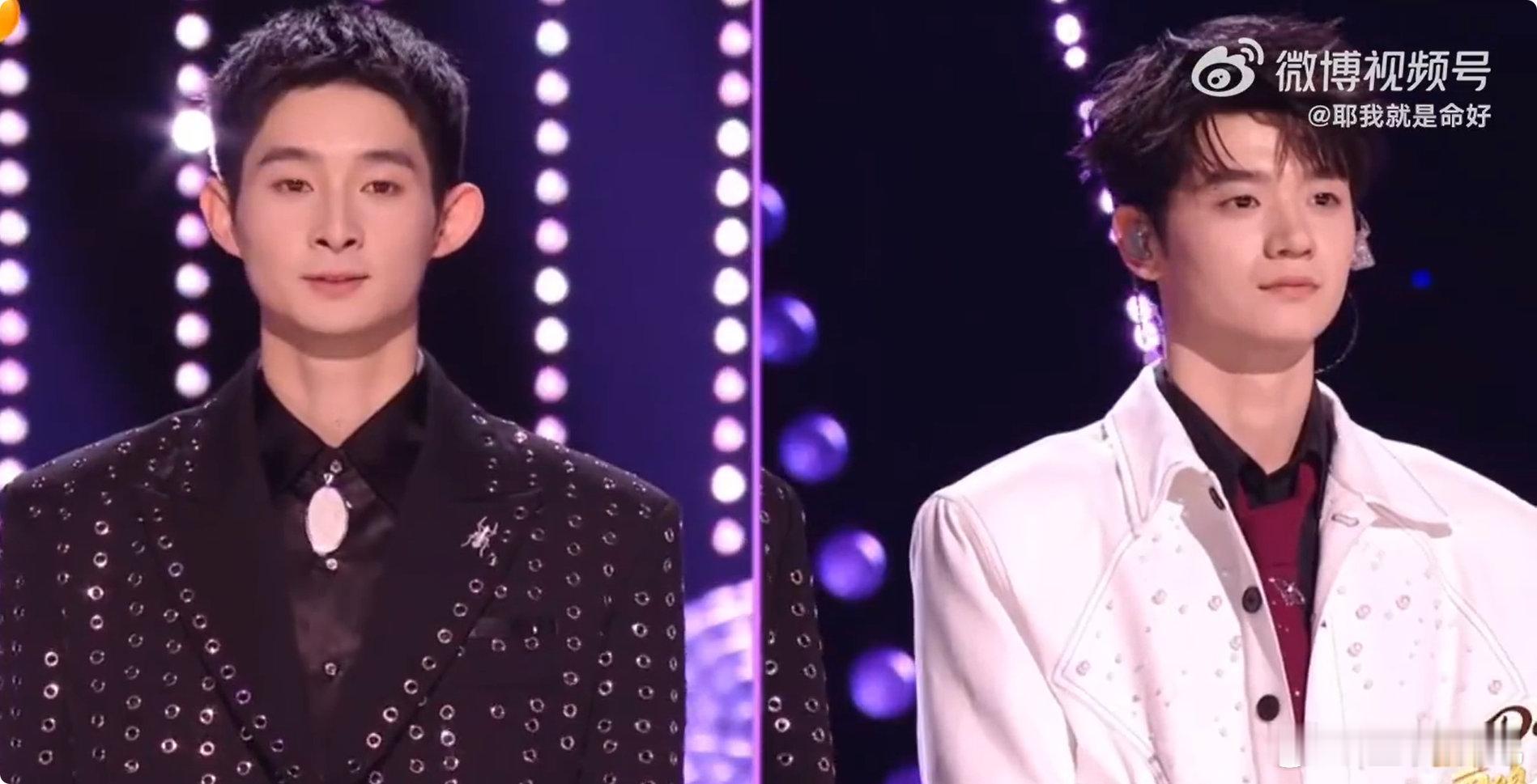 华晨宇就这样小指头戳戳萌点狙击！华晨宇小指头戳戳的瞬间，我宣布这是今日最治愈的画