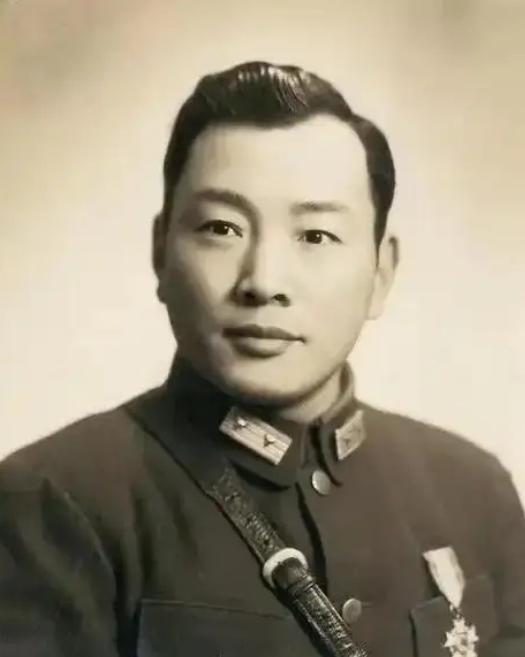 1949年，宋希濂被俘后，没人认出他，就在他即将被押走时，有人突然叫住了他：“宋