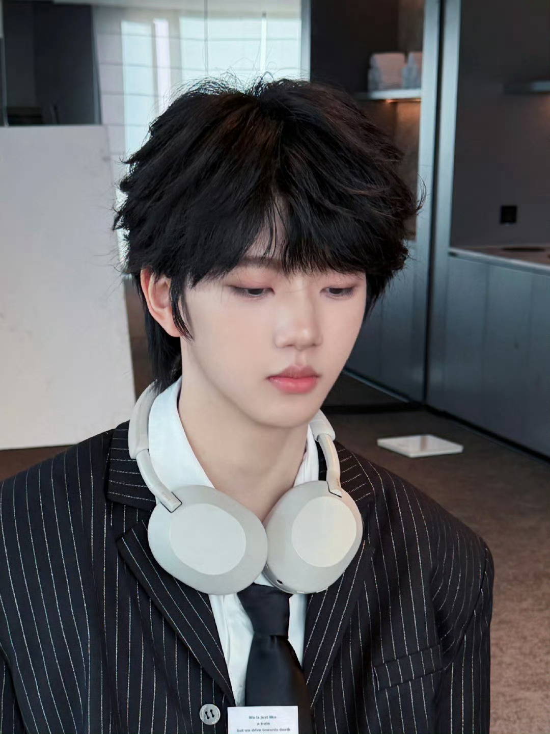 【张函瑞】张函瑞 天选打工人在此  张函瑞条纹西装营业，萌萌的小猫🐱🐱