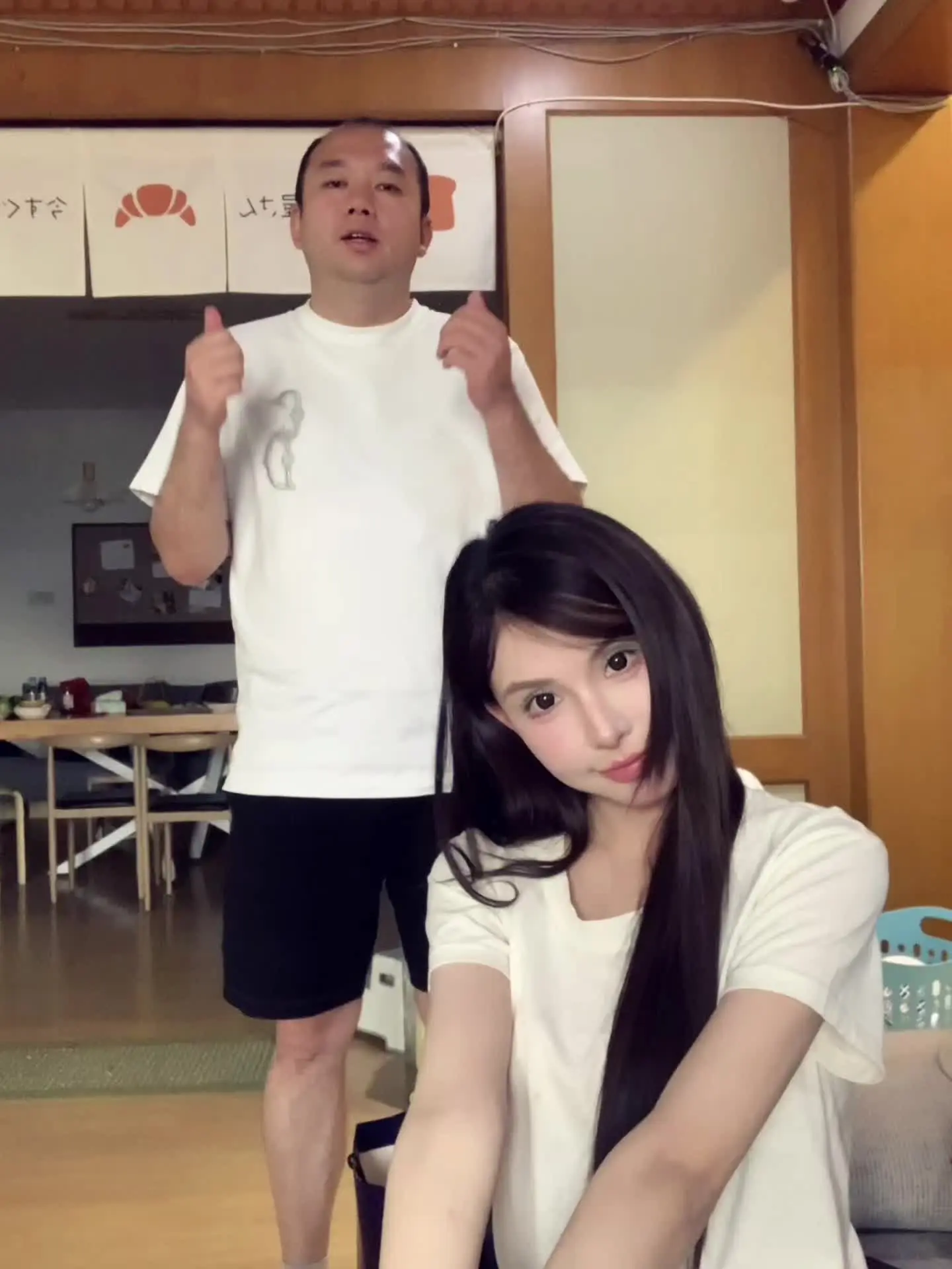 趁着肚子还没那么大 精力旺盛 今天喊他陪我去拍写真臭美 我要求画 大苹...