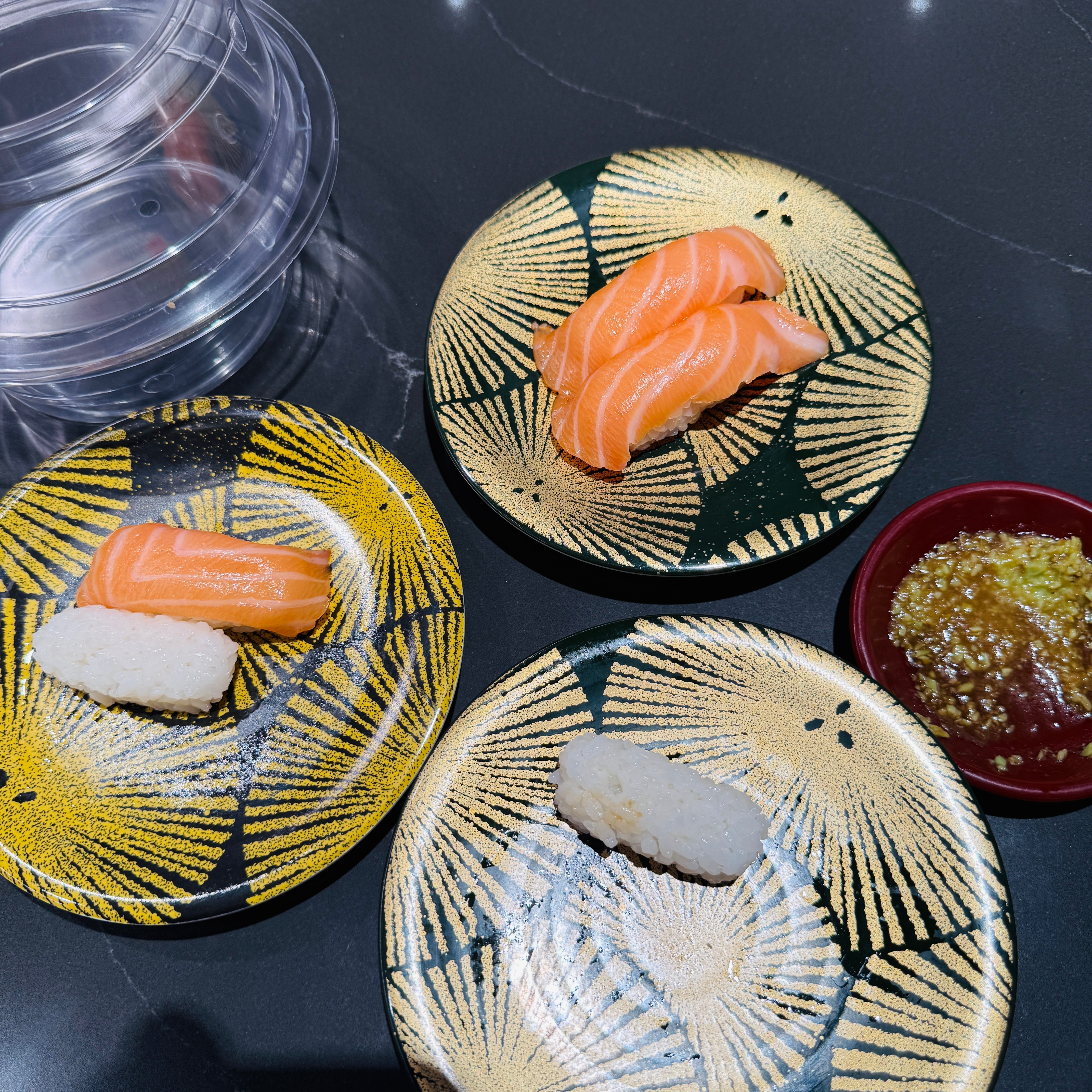 谁懂三文鱼有多好吃。。。 ​​​