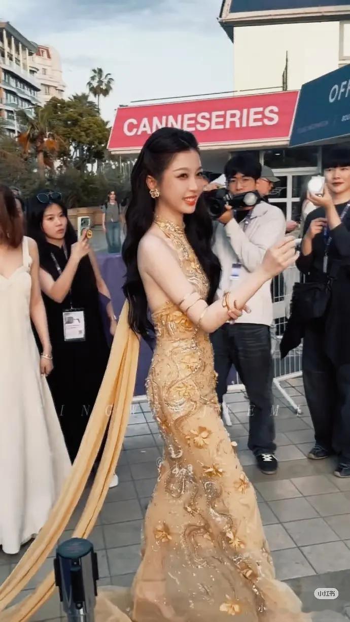 这组🇫🇷胶片风金🐟，自带耀眼星光 