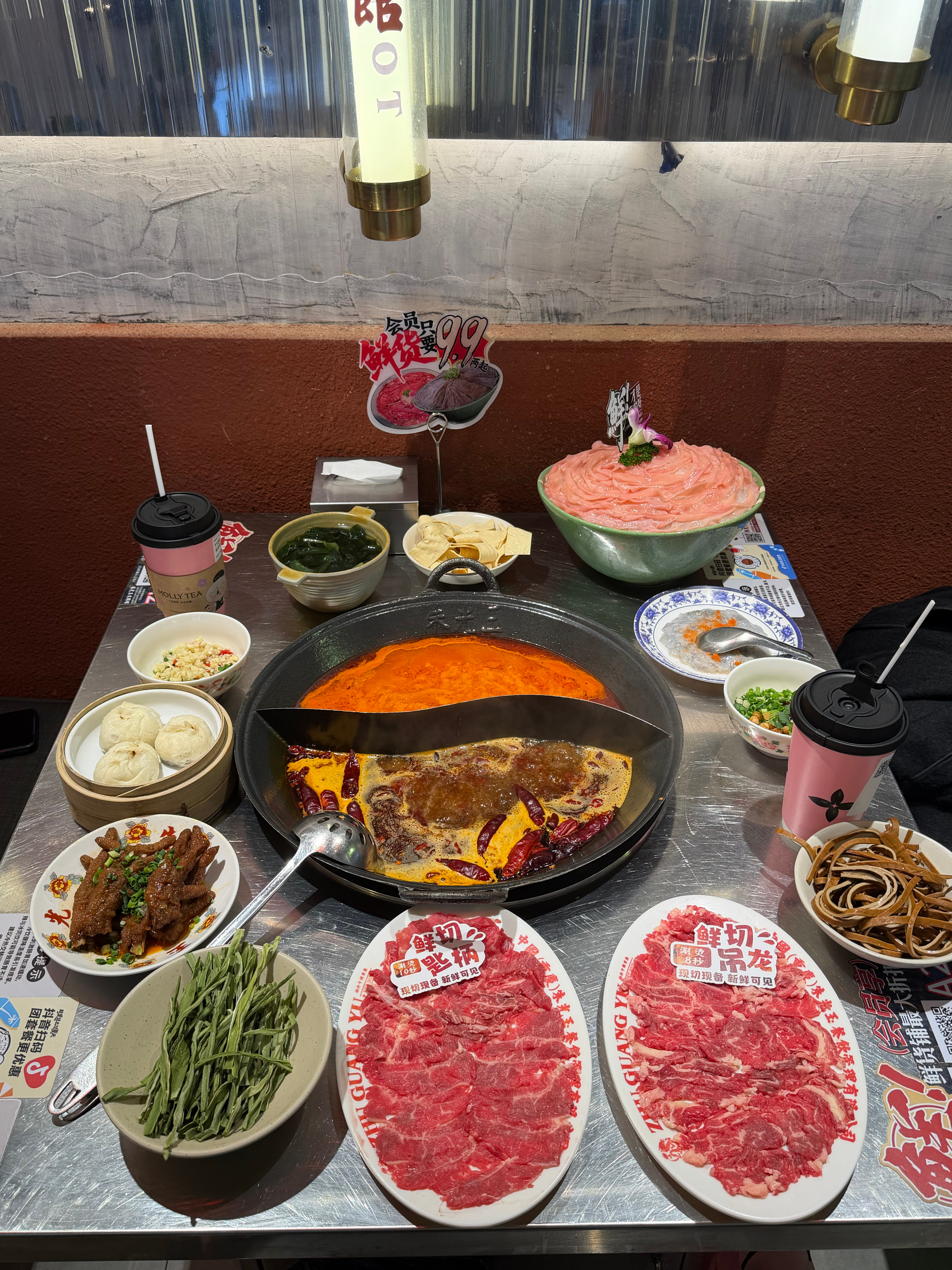 老弟回来啦 带他吃饭买衣服 开心🥳 