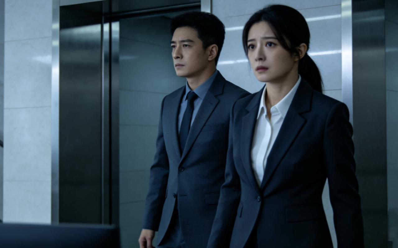 林瑶和男朋友陈述在同一栋写字楼上班，她在12楼，他在8楼。
在一起两年，她从没去