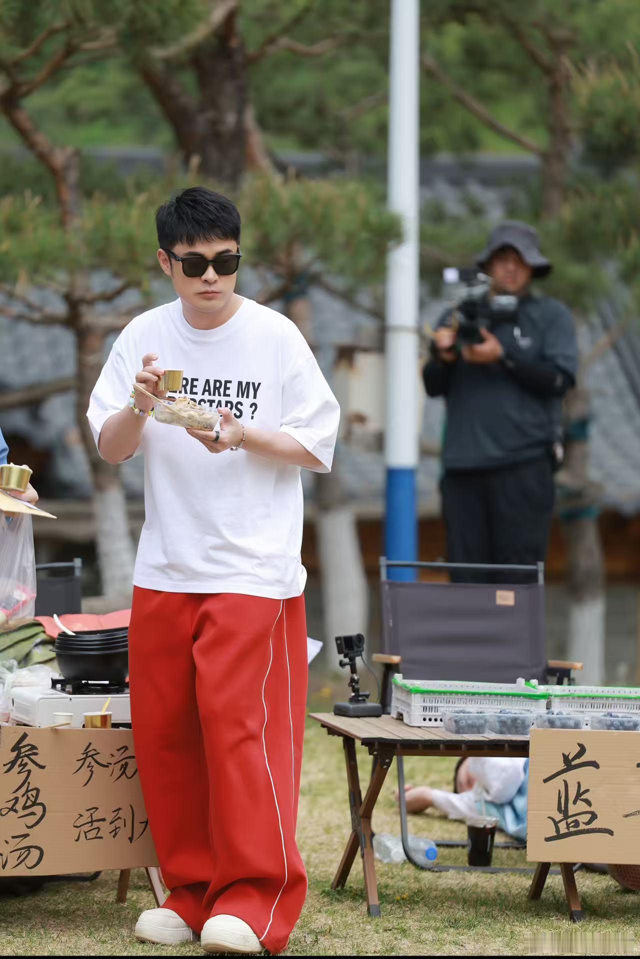 陈赫什么是天崩开局陈赫头脑风暴的一集妥妥的单人智商主场，一手烂开局硬是被陈赫盘活