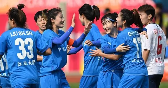 温网|武汉女足出征足协杯，守门员打前锋也要拼到底