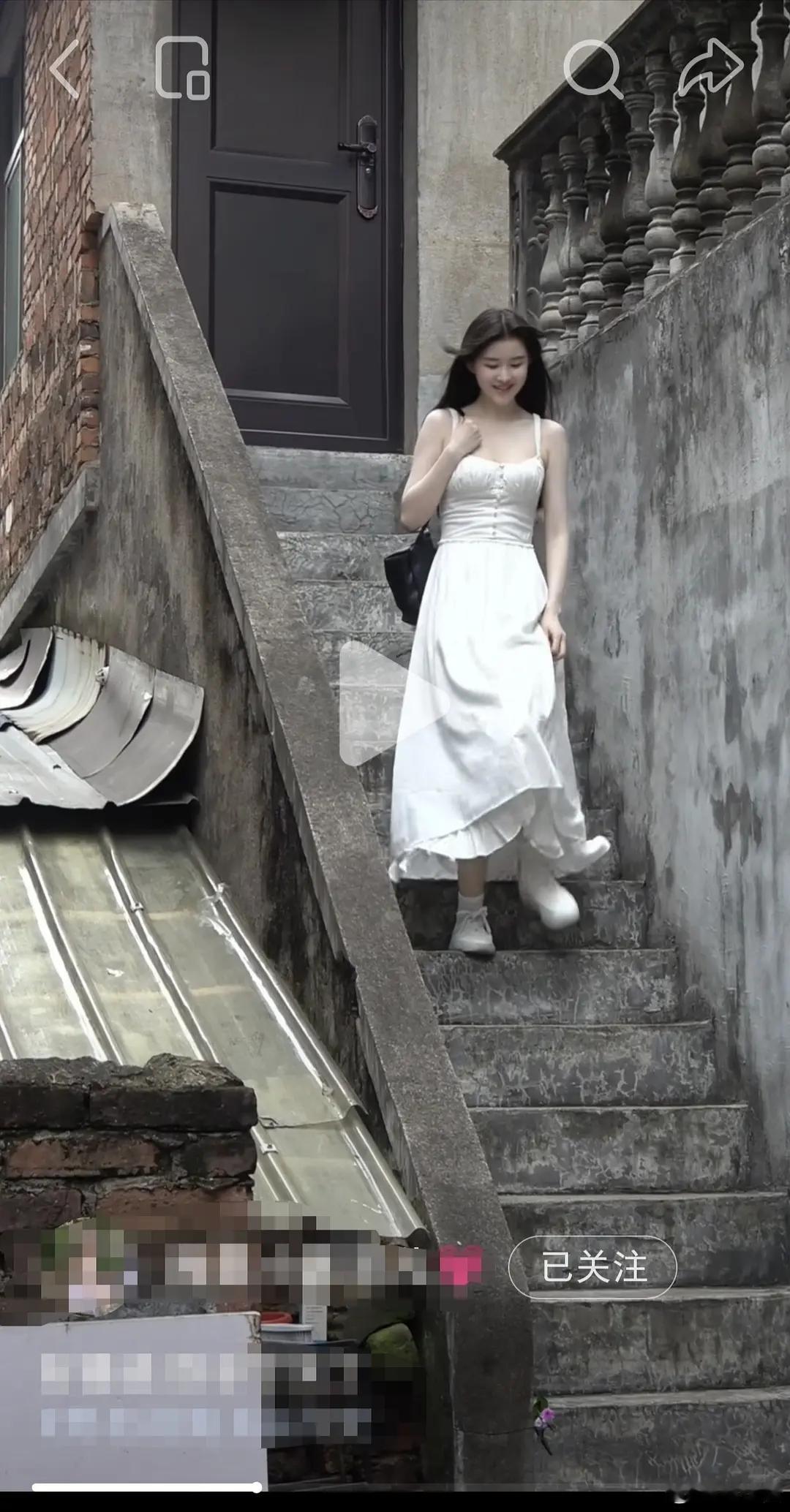 这条裙子500多该买吗 