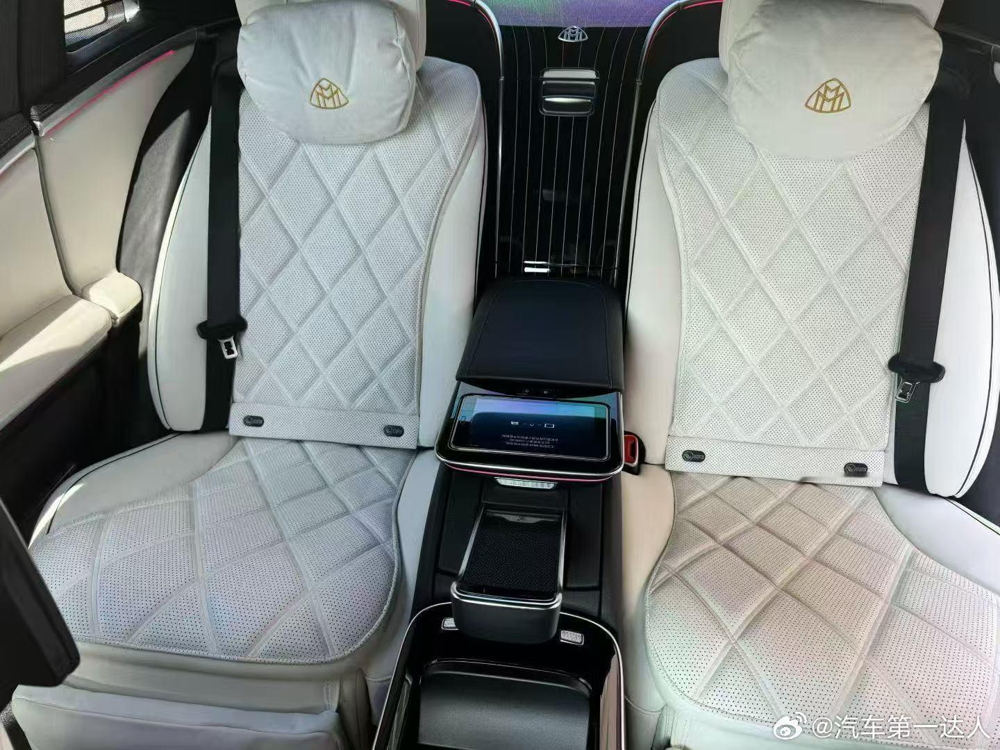 迈巴赫S580 特殊配色、特急求伯乐，瓷器蓝外观、高定内饰，大柏林 后轮转向，2