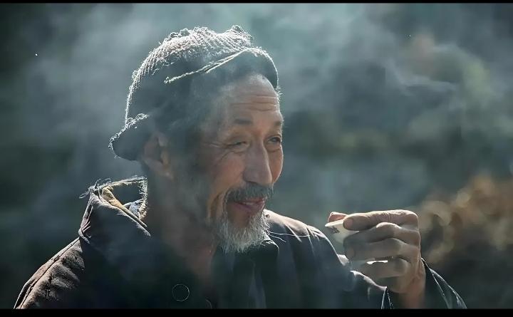 我敬人生一杯酒，
再无来世可回头，
感叹花有重开日，
———？

上联：手中一杯