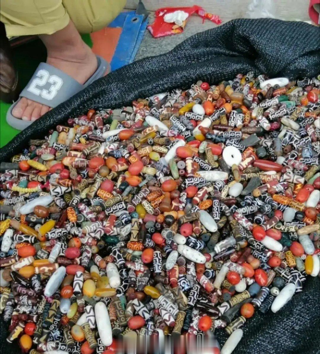 李连杰和杨子看了不说话。[并不简单] ​​​