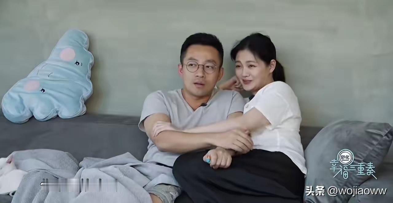 她跟汪肯定也是爱过的，只是不适合。最开始汪给她的爱很满，给足了她面子、 给她买豪