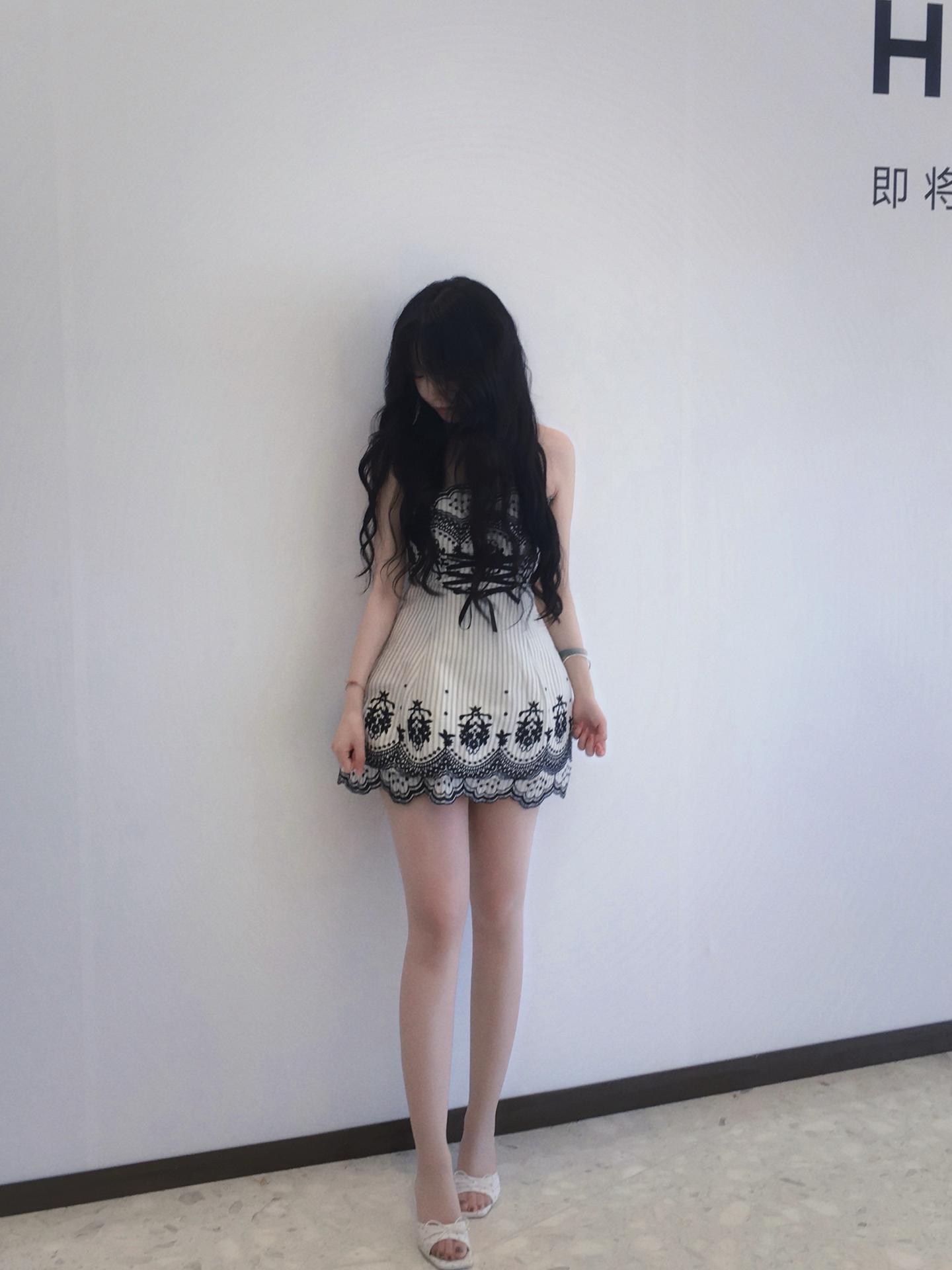 没在穿JK制服，就是再换穿时装