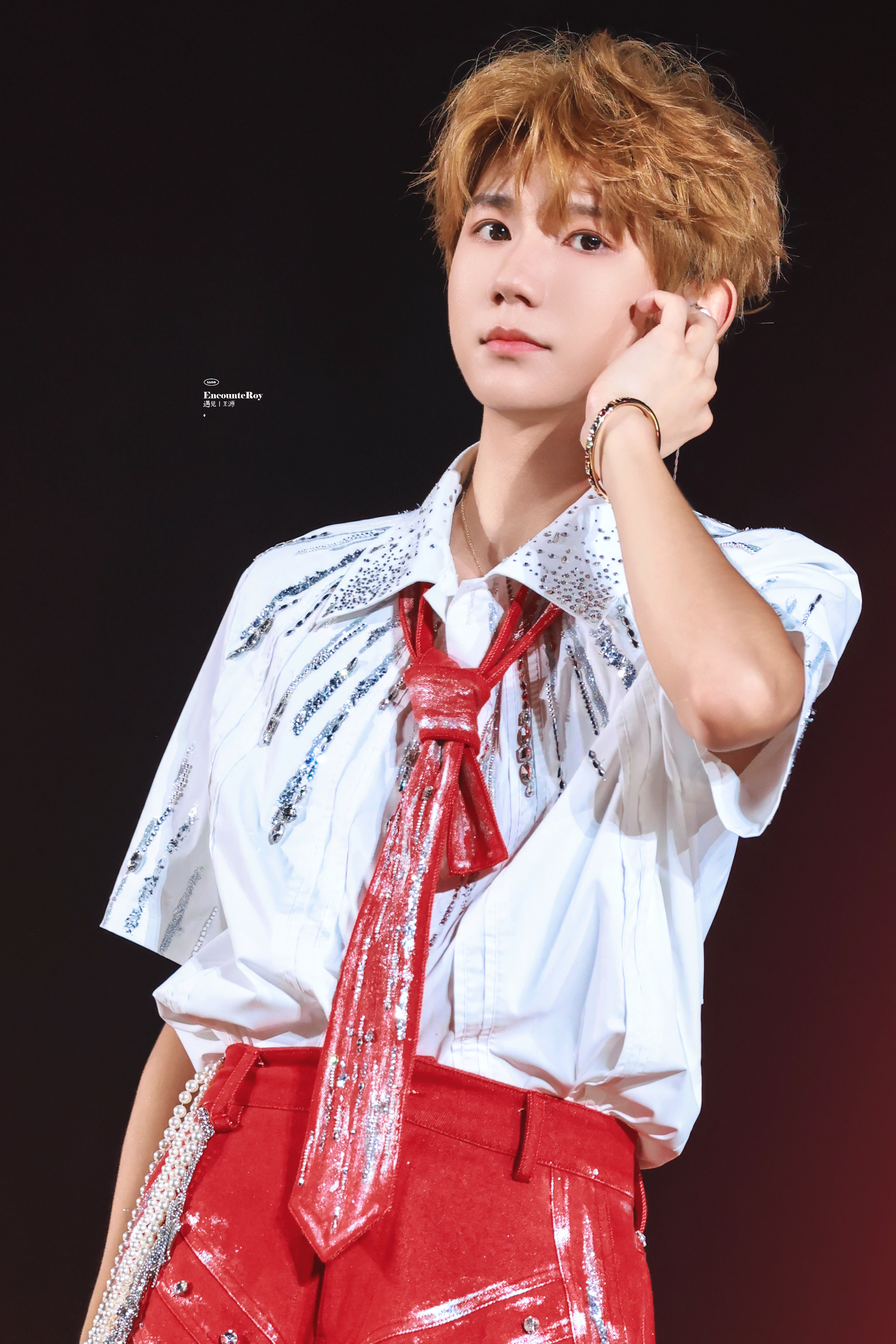 王源 𝟐𝟔𝟎𝟕𝟎𝟑📍𝐒𝐡𝐚𝐧𝐠𝐡𝐚𝐢-𝐒王源宇宙