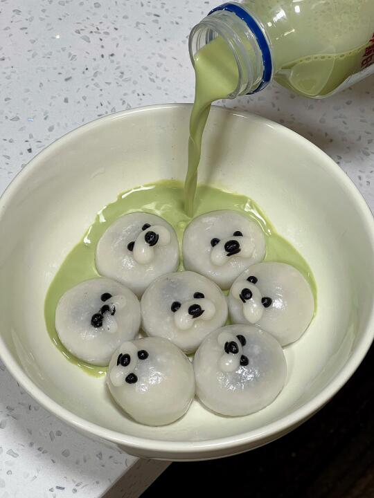 男朋友给做的比熊汤圆！现做现煮好可爱！！