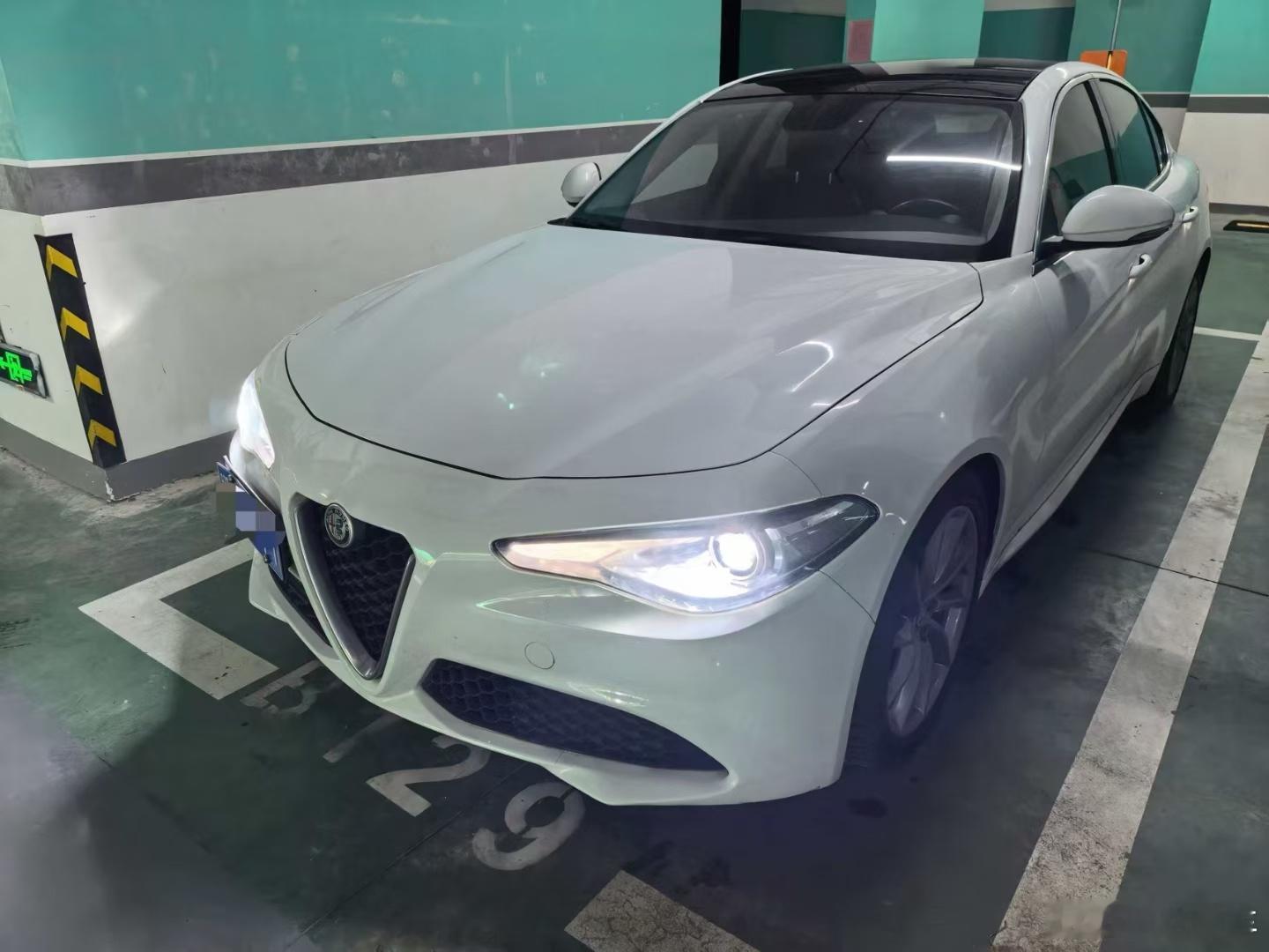 拿下18年阿尔法罗密欧 12万公里 2.0T豪华版 这个是真的性价比有点炸裂了 