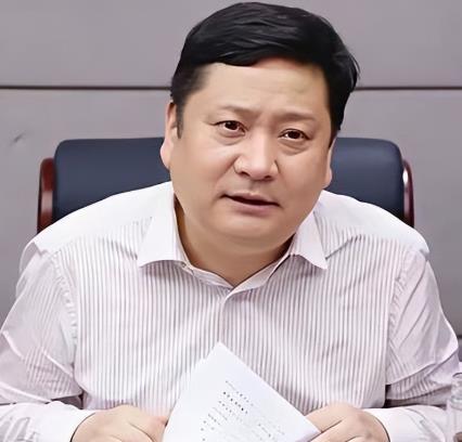 白白净净、斯斯文文的，就是不干人事儿！