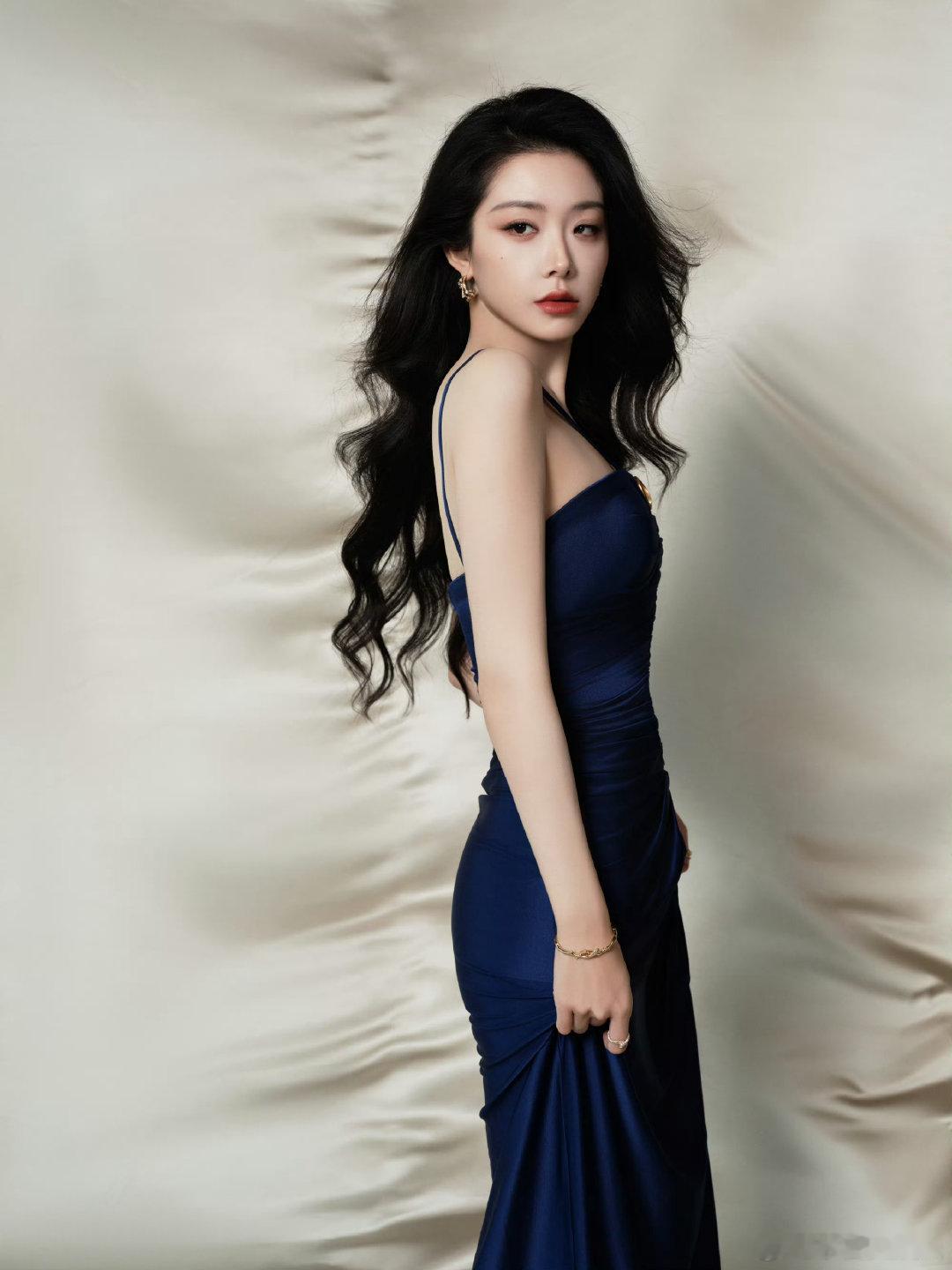 喻言北影节红毯喻言北影节红毯造型 喻言北影节红毯造型来啦，这身材看的我斯哈斯哈北