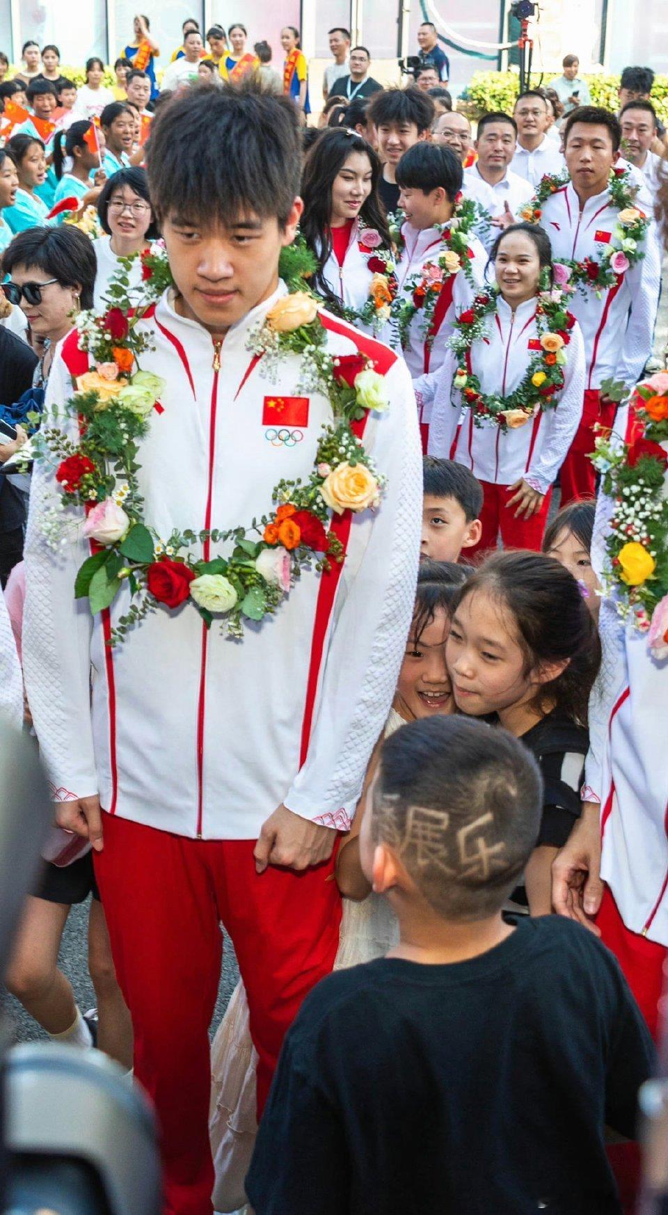 惊现潘展乐痛头[吃惊] ​​​