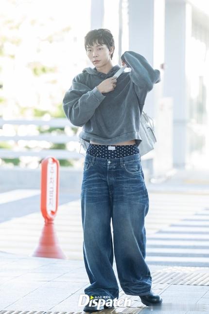 23日，#NCT[超话]# 成员#徐英浩[超话]# 经仁川机场出发，前往法国巴黎
