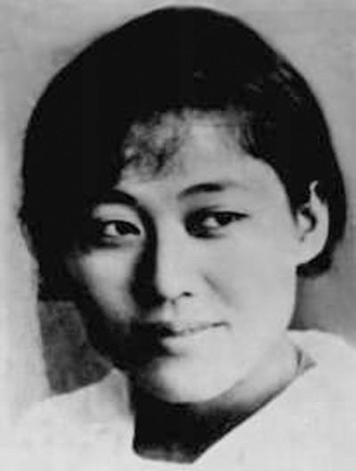 陈康容：忠勇为党的女英雄
她出生在1915年，福建永定岐岭下山村人。不过，她的童