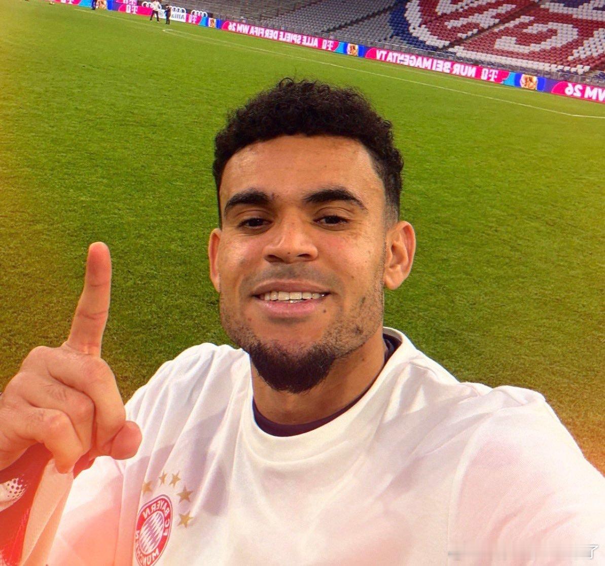 迪亚斯｜打破记录自2004-05赛季Opta开始统计数据以来，迪亚斯成为首位在单