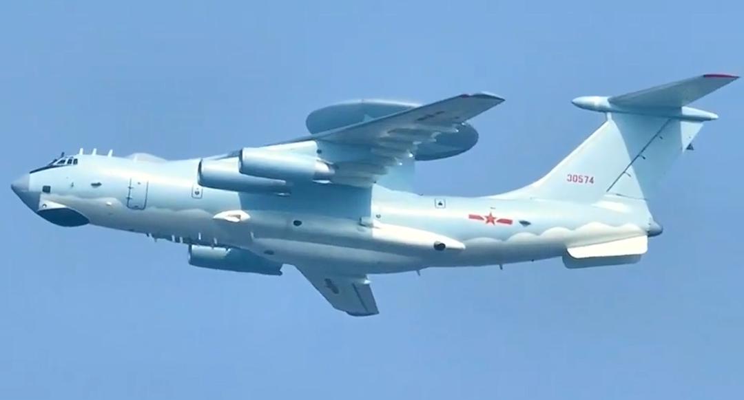 空警-2000 完整定位：雷达领先一代，载机拖累全局的战略预警机
 
先给总纲：