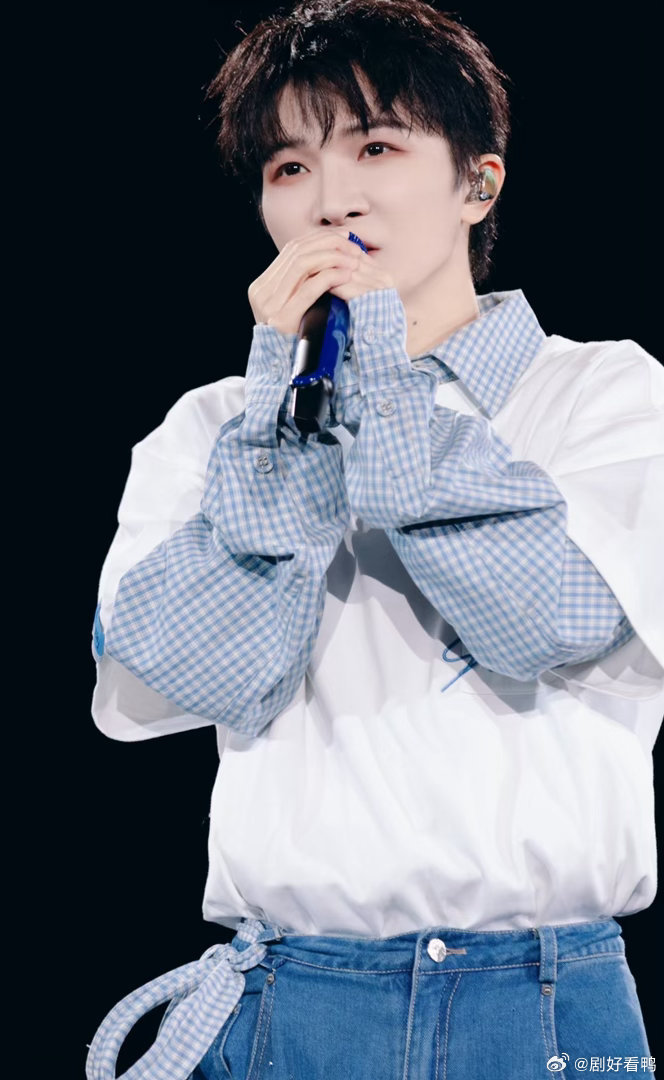 周深给迪丽热巴唱了三首ost周深迪丽热巴三搭 《长歌行》的《茧》、《与君初相识》