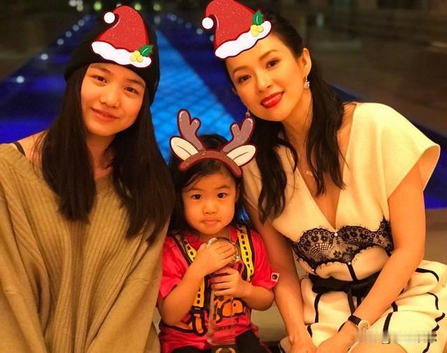 善待孩子的女人，往往自有福报。章子怡真心善待前夫的女儿小苹果，这份付出，连孩子生