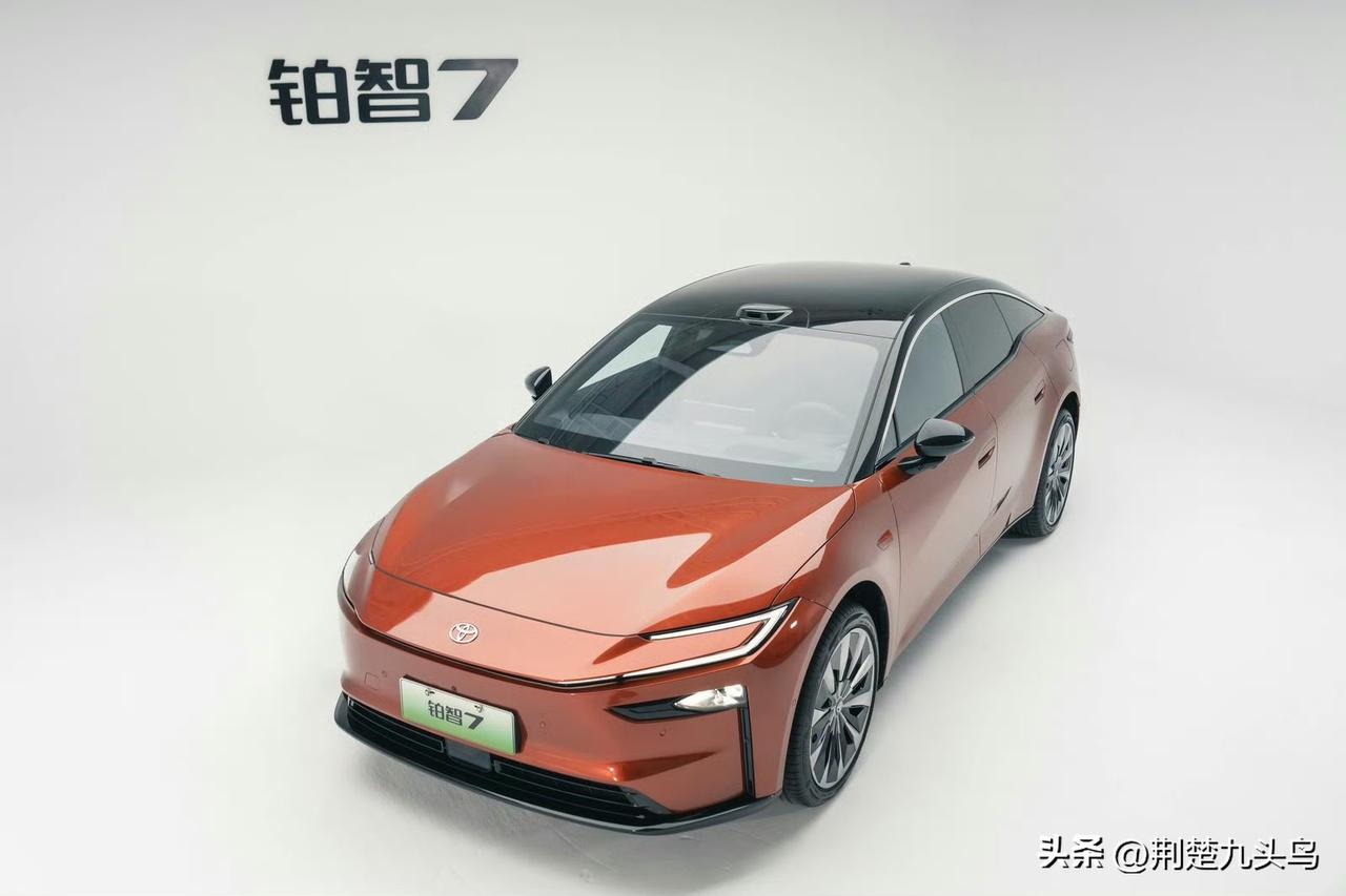 自3月5日开启预售后，铂智7展车已陆续到店，店内客流量较平日明显增多。据了解，首