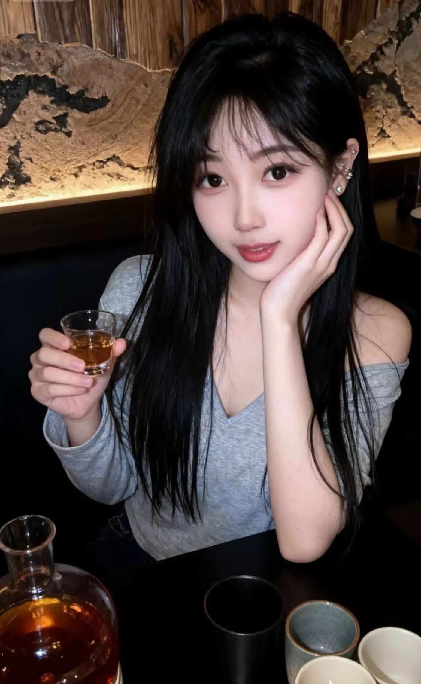 慢慢的，不问，不闹，不奢望，不想，不等，不期待，看透了许多，也看淡了许...