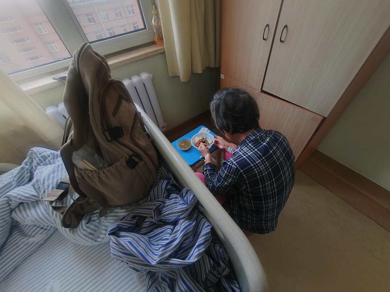 本来是好消息来了，可惜总会有意想不到的事情发生。前两天医生说了，阿姨的白细胞从1