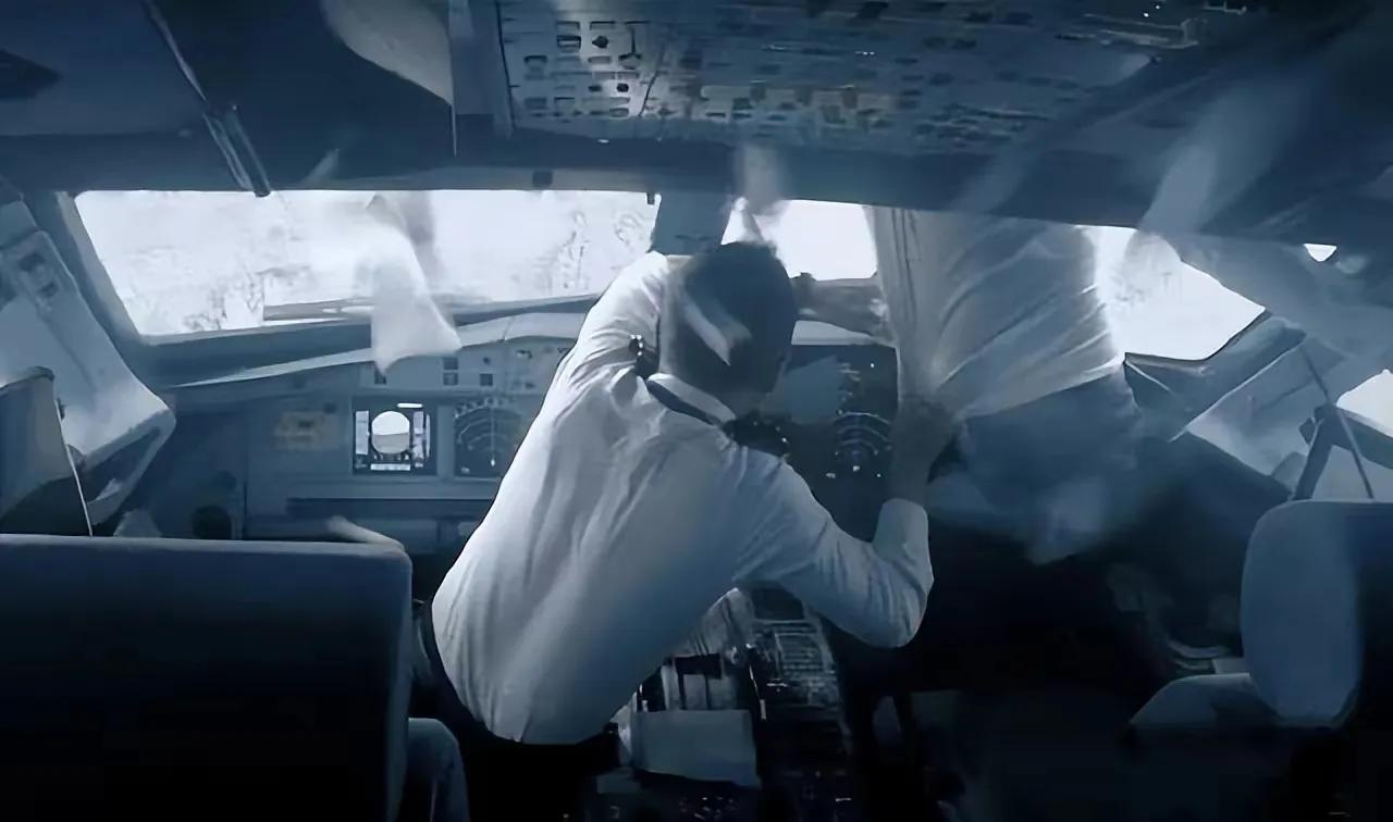 坐飞机必看！长荣航空机长副驾驾驶舱互殴，这哪是飞航班是拿命赌！
 
1月6日这事