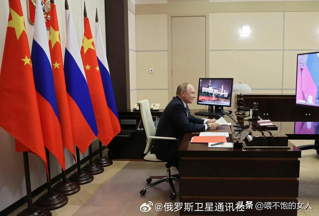 就在刚刚，据悉，普京开了一个电视电话会议？！感谢普京，他祝我们春节快乐！[捂脸]