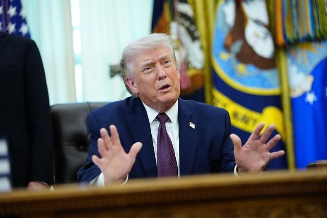 随意冻结别国的资产就是赤裸裸的强盗。特朗普称伊朗将中止核计划且无法获得被冻结资金