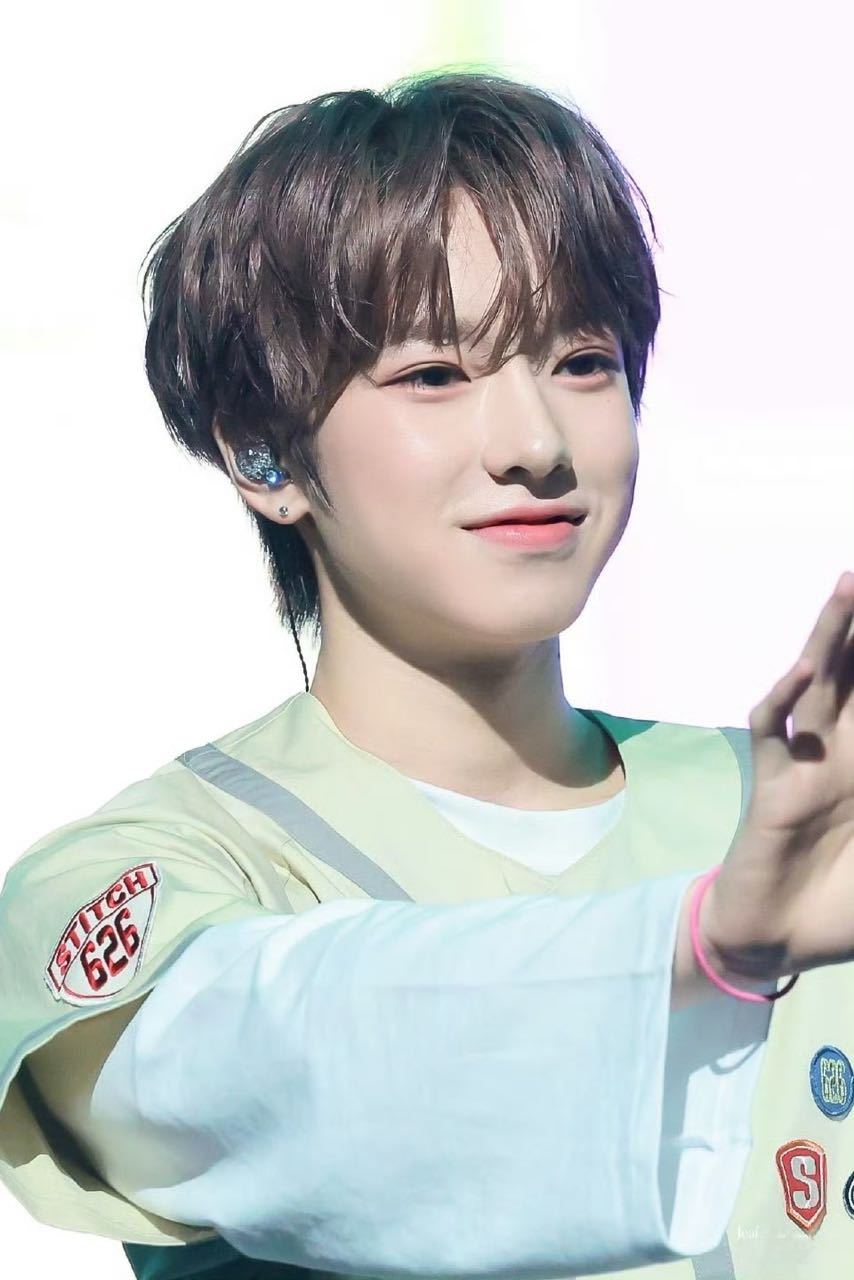 sakuya[超话] 如何区分藤永咲哉和小猪？通常情况下,人们很难区分藤永咲哉和