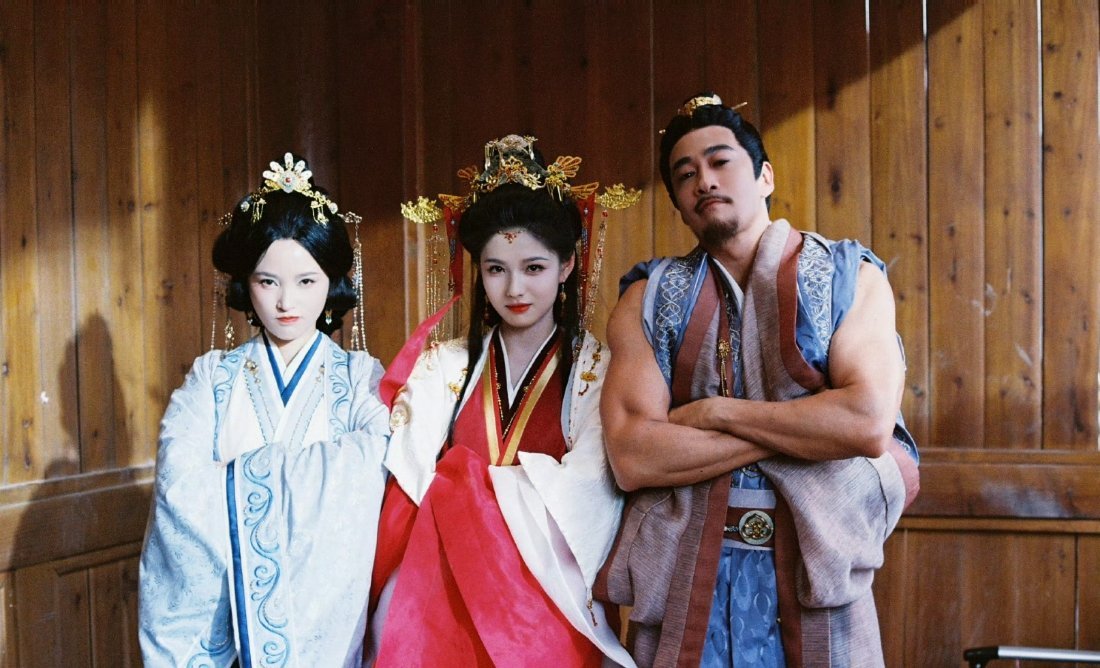 恭喜杀青啦[鲜花][鲜花][鲜花]仿佛回到了十五年前每天看素素的期待，希望早日上