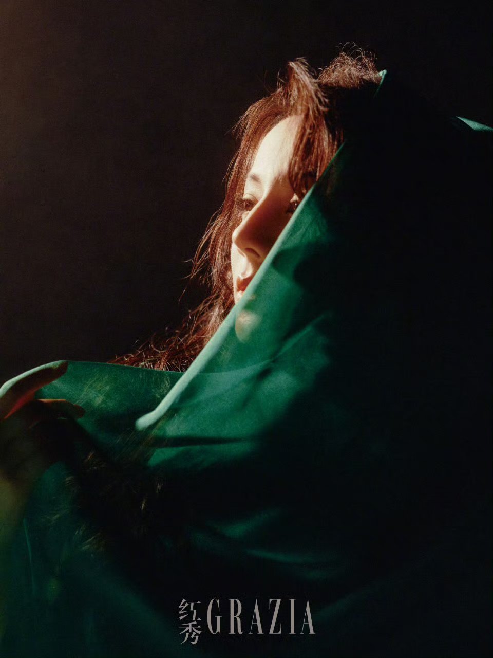 迪丽热巴给迪丽热巴的新年心意  「爱丽丝的画室」营业中 “以前做事会想到很远的未