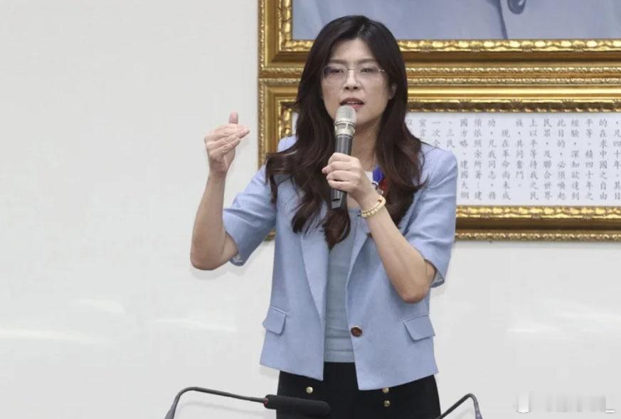 台媒称国民党主席选举由前“立委”郑丽文当选，符合蓝营多数自主党员期待的敢冲敢战形