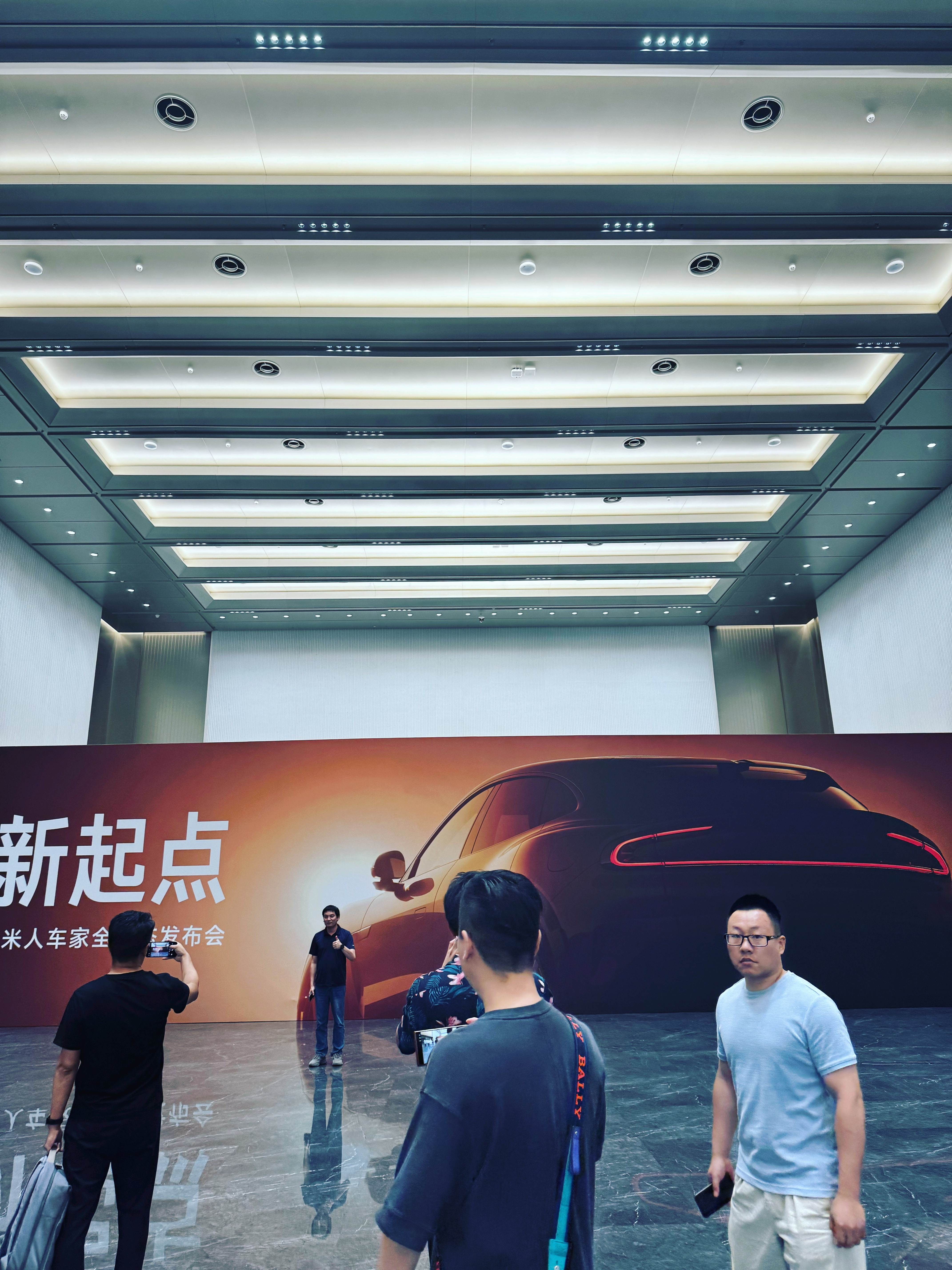 这是国展新建的展馆吧装修不错 ​​​