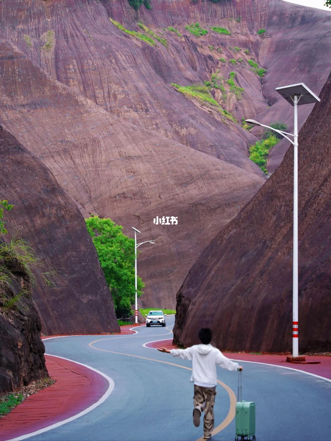 比起高椅岭，我更爱这个人少免费的丹霞地貌