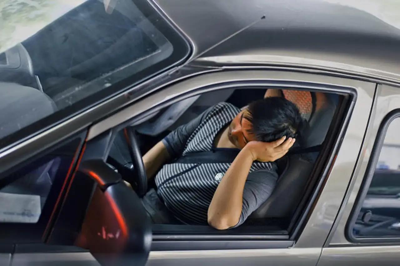 【春节回家不晕车指南】  
6个技巧，让“人在囧途”秒变“一路躺赢”

---